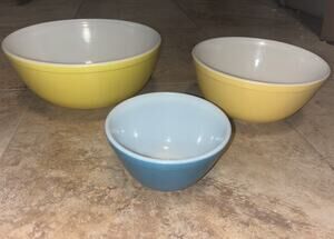 Vintage Pyrex Nesting Mixing Bowl Set 401 403‎ 404 Blue Yellow USA 3 Pc
